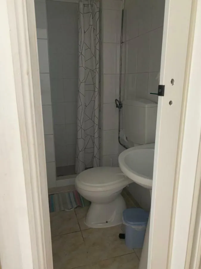 Residencia Whitelove Lisbon Guest house