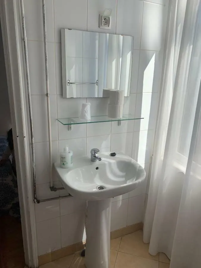 Residencia Whitelove Lisbon Guest house